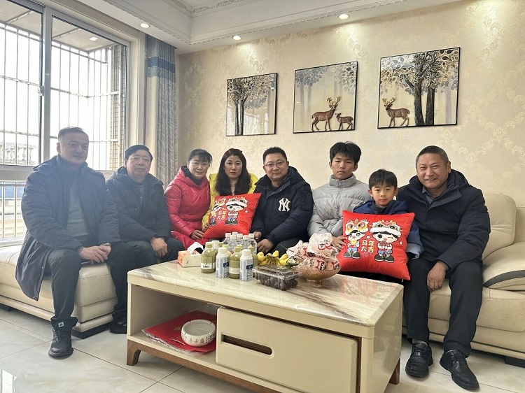 �����͸�ů���� ��ϵһ�ߺ��´������й���һ�ֹ�˾��չְ����ͥ�߷�ο�ʻ