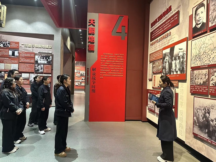 �廳�������� ���к�ɫ����